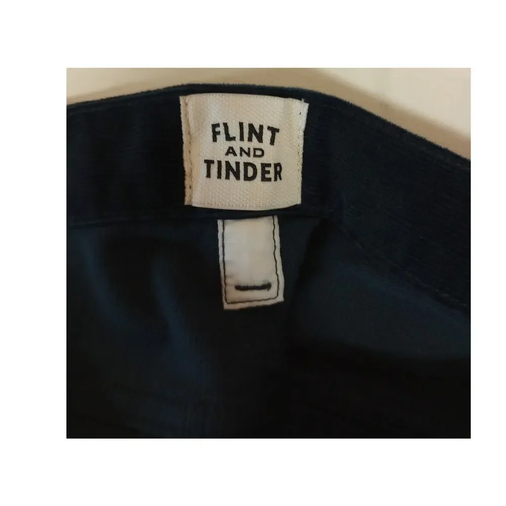 NWT Flint and Tinder Corduroy Size 33x32 Navy 5 Pocket Tapered Fit (0978)